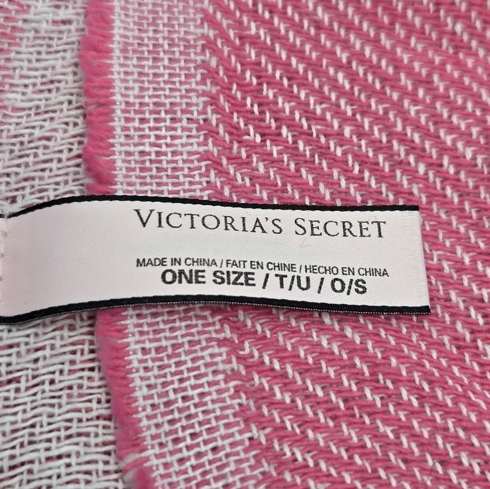 VICTORIA'S SECRET SUMMER BUNDLE BEACH TOWEL SET OF 2 FRAGRANCE BODY LOTION 8 OZ